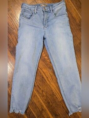 KUT From The Kloth Size 6 Light Wash Slim Straight Raw Hem Cropped Jeans